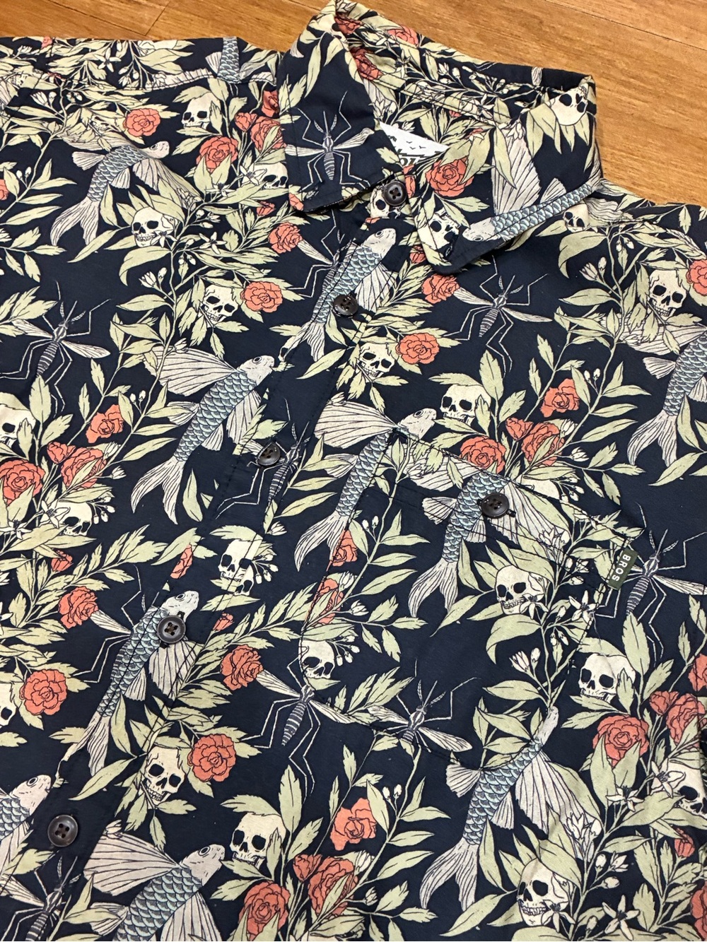 HOWLER BROTHERS - Skulls n Begonias, men’s Mansfield shirt - size SMALL NWOT